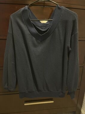 Classic Navy V-Neck Lightweight Sweater